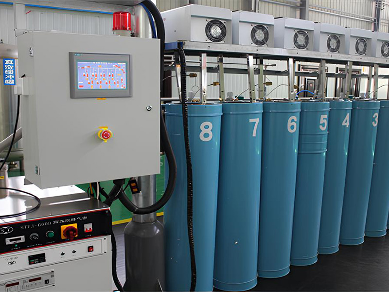 電子氣體級匯流排，自動化控制加熱烘干真空置換裝置 2 套(6 工位，8 工位)可以同時處理 14 支直徑小于 250 的鋼瓶